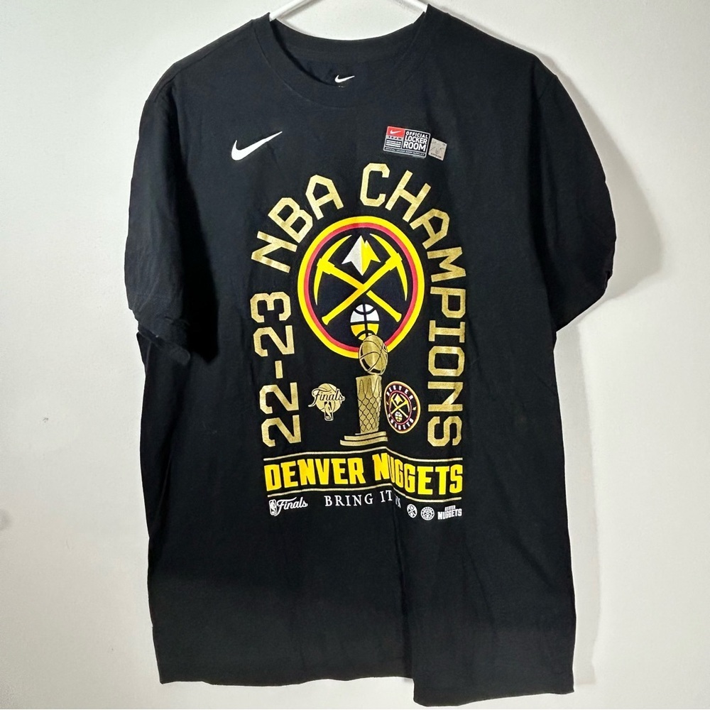 Nike 22-23 NBA Championship Denver Nuggets Black/Gold Men’s T-shirt Size L